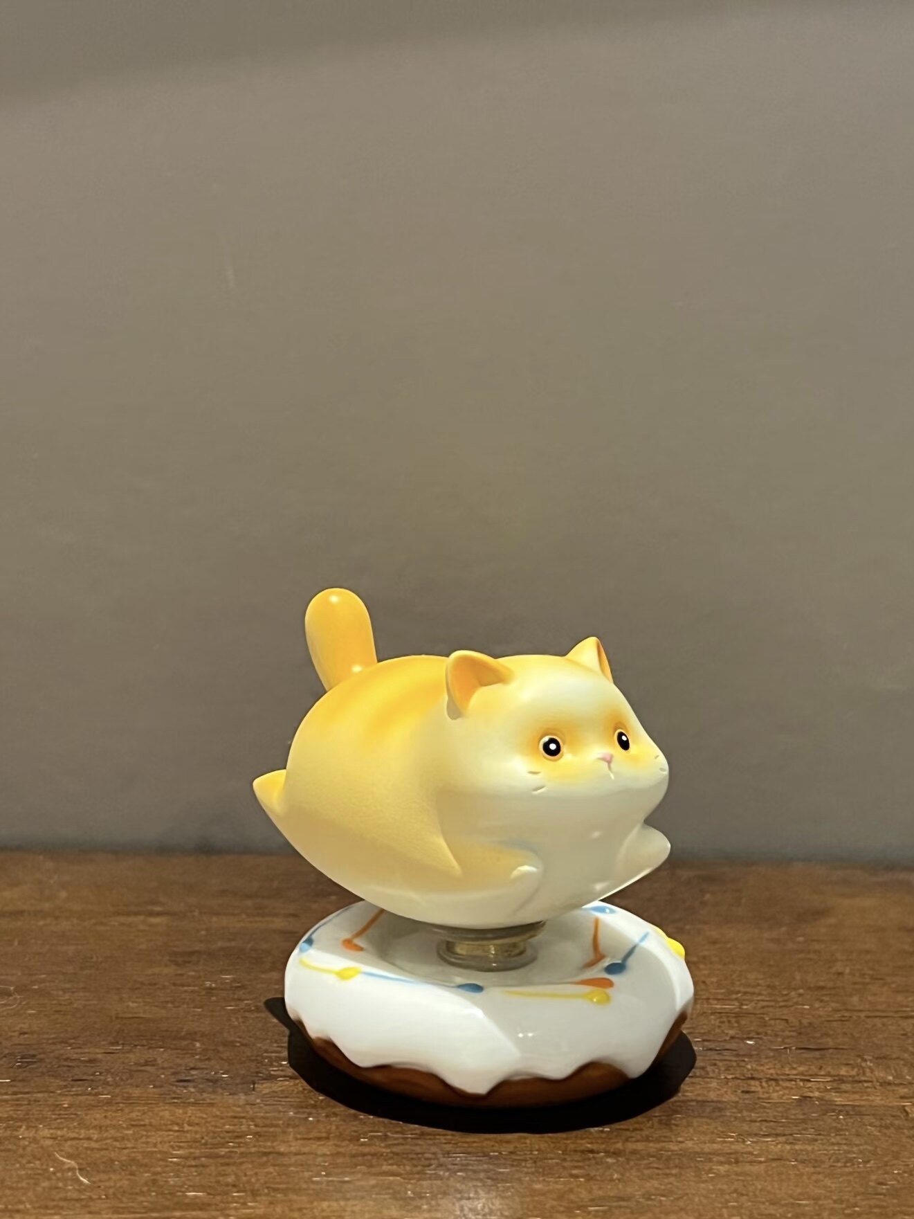 Spinning Ceramic Cat Desk Toy